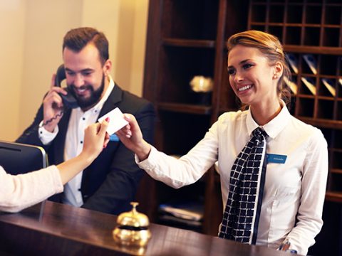 City of Los Angeles Raises Wages for Hotel, Airport Workers